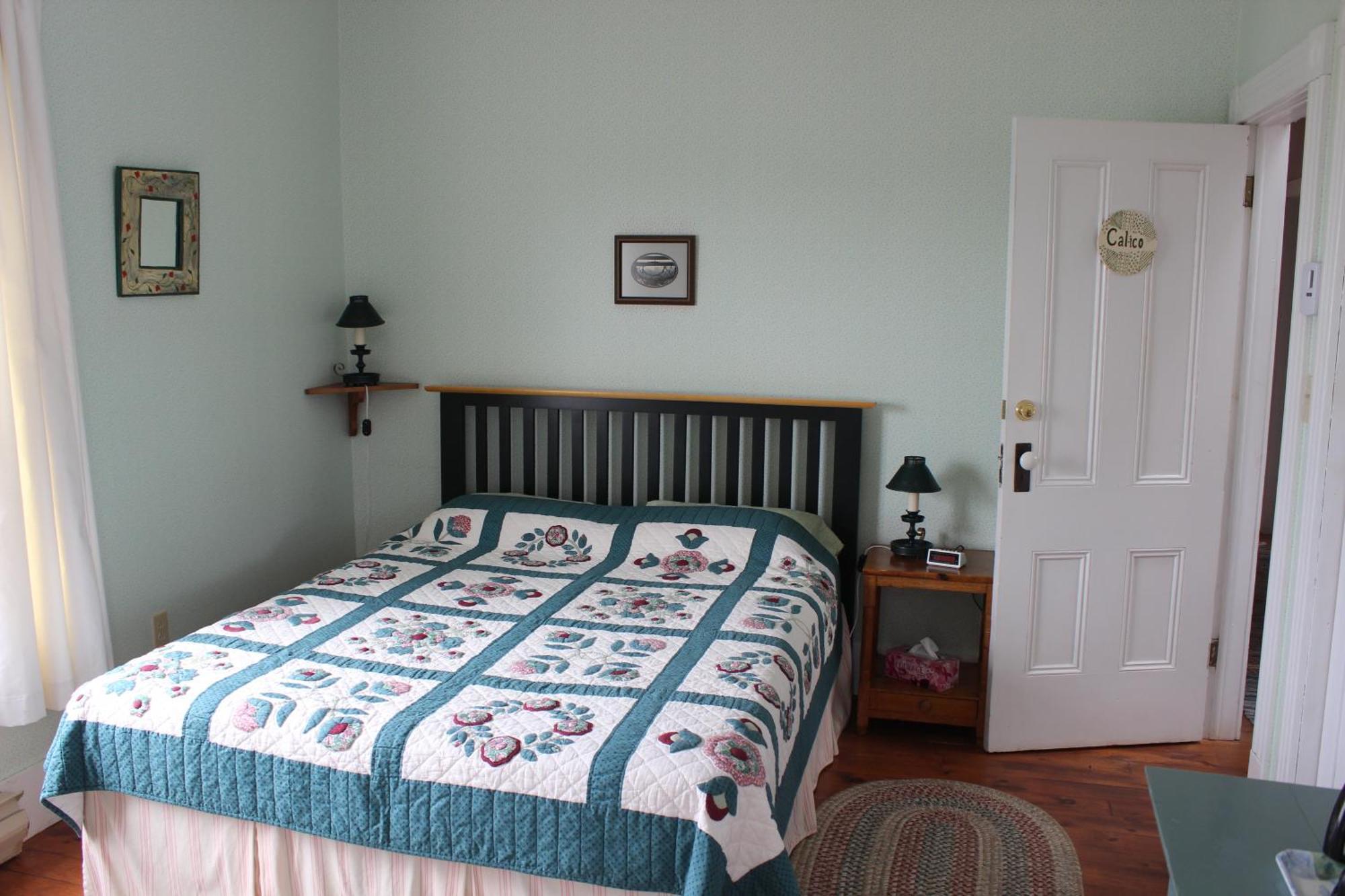 Compass Rose Heritage Inn North Head Room photo