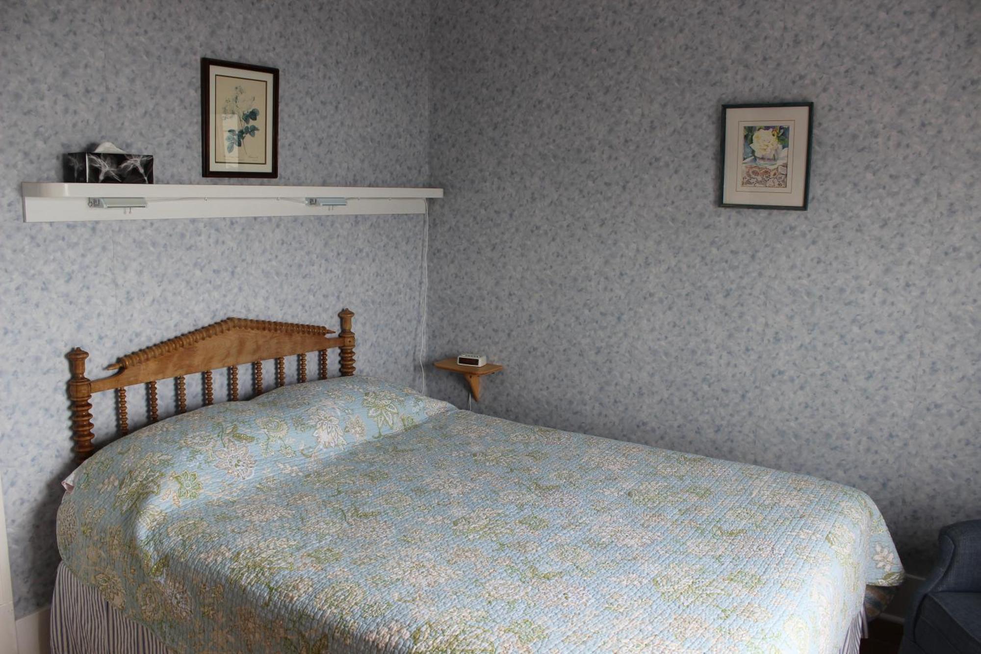 Compass Rose Heritage Inn North Head Room photo