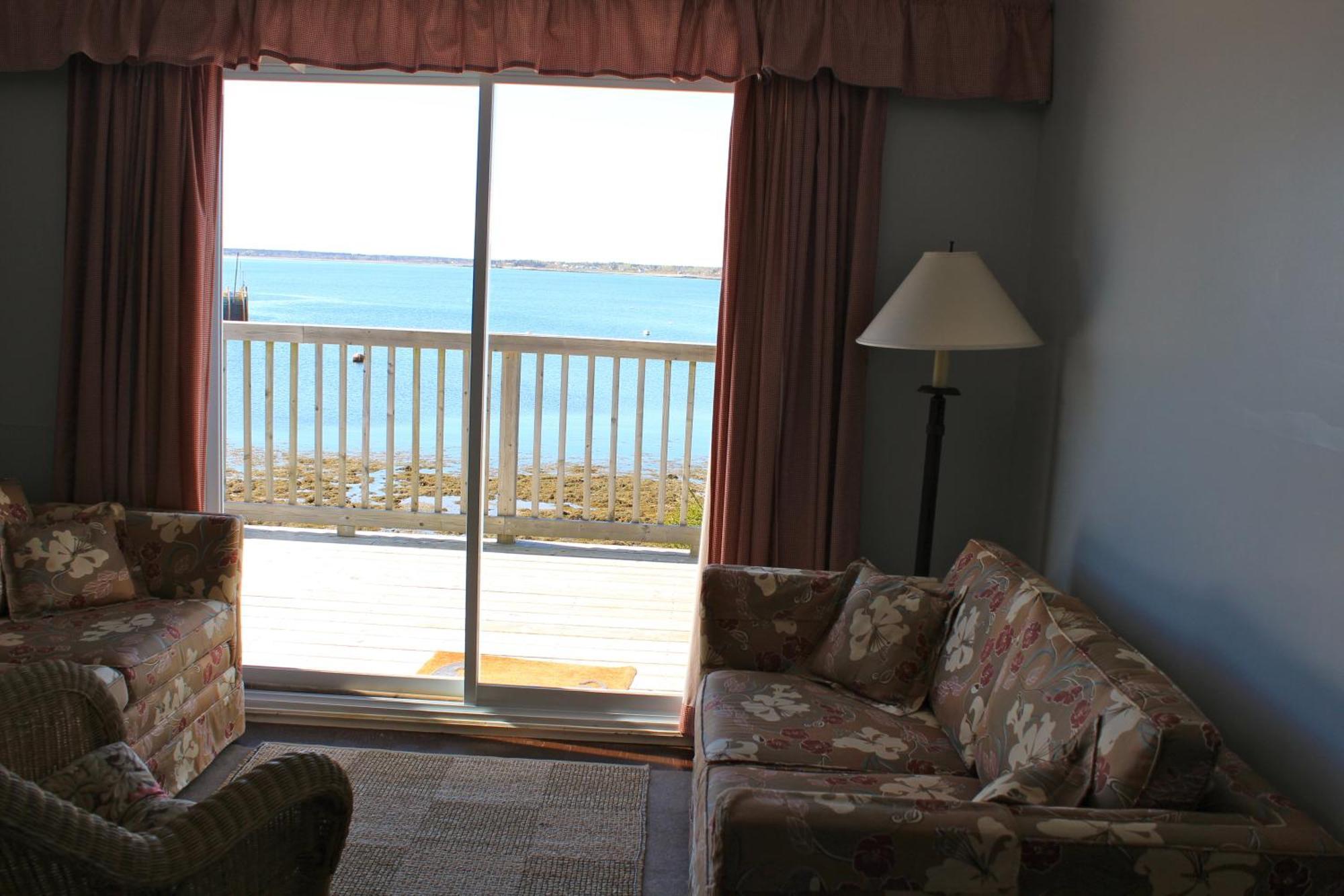 Compass Rose Heritage Inn North Head Room photo